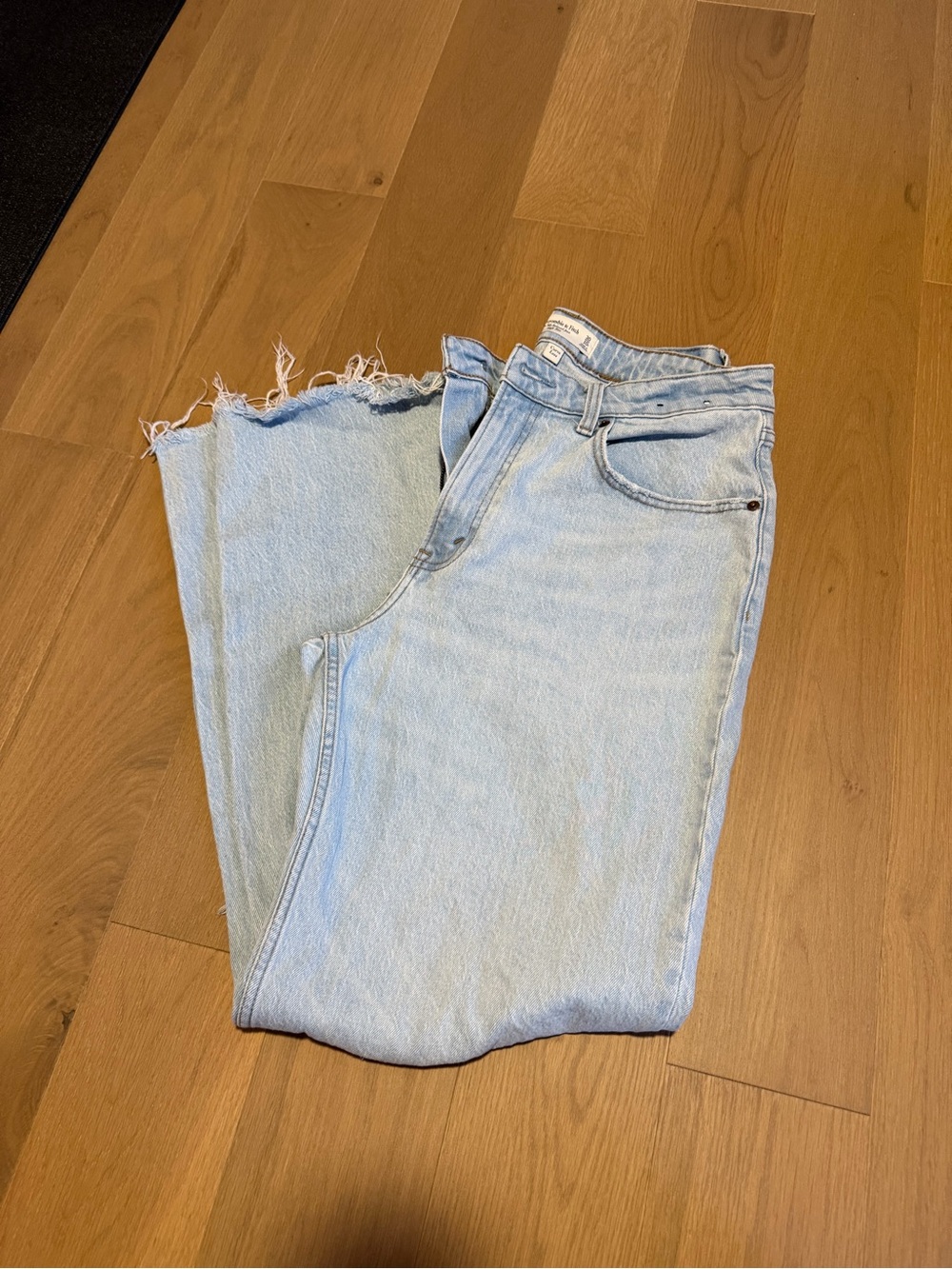 Abercrombie & Fitch Light Blue High-Rise Wide Leg Jeans